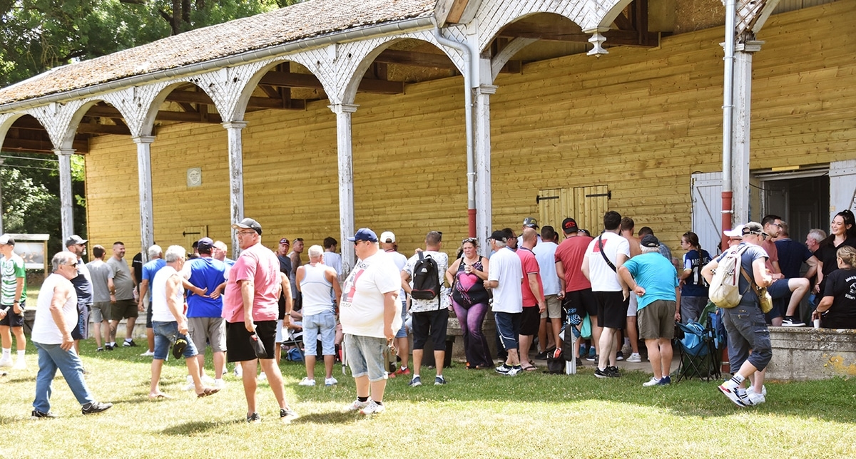 Sun, pétanque and good humor for former firefighters