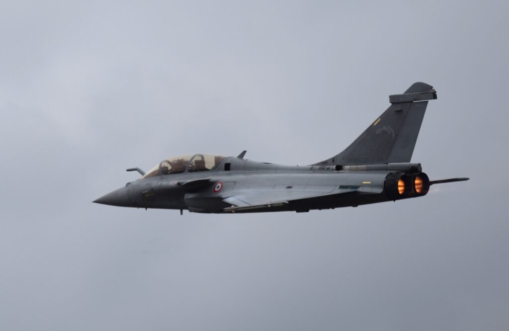 Rafale Bragards i kadeci żandarmerii z Chaumontais na Polach