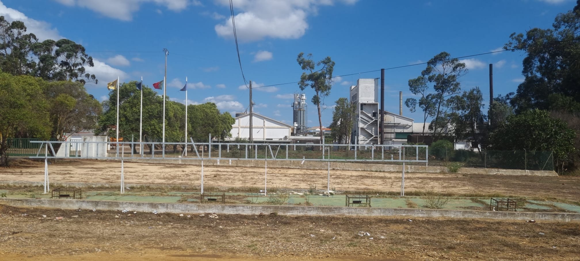 Gemeenteraad Silves spreekt “droefheid en ontreddering” uit over overdracht Corticeira Amorim