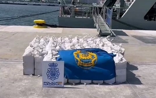 "Vikingler" Operasyonu - 1,5 tondan fazla uyuşturucu taşıyan yelkenli tekne ele geçirildi