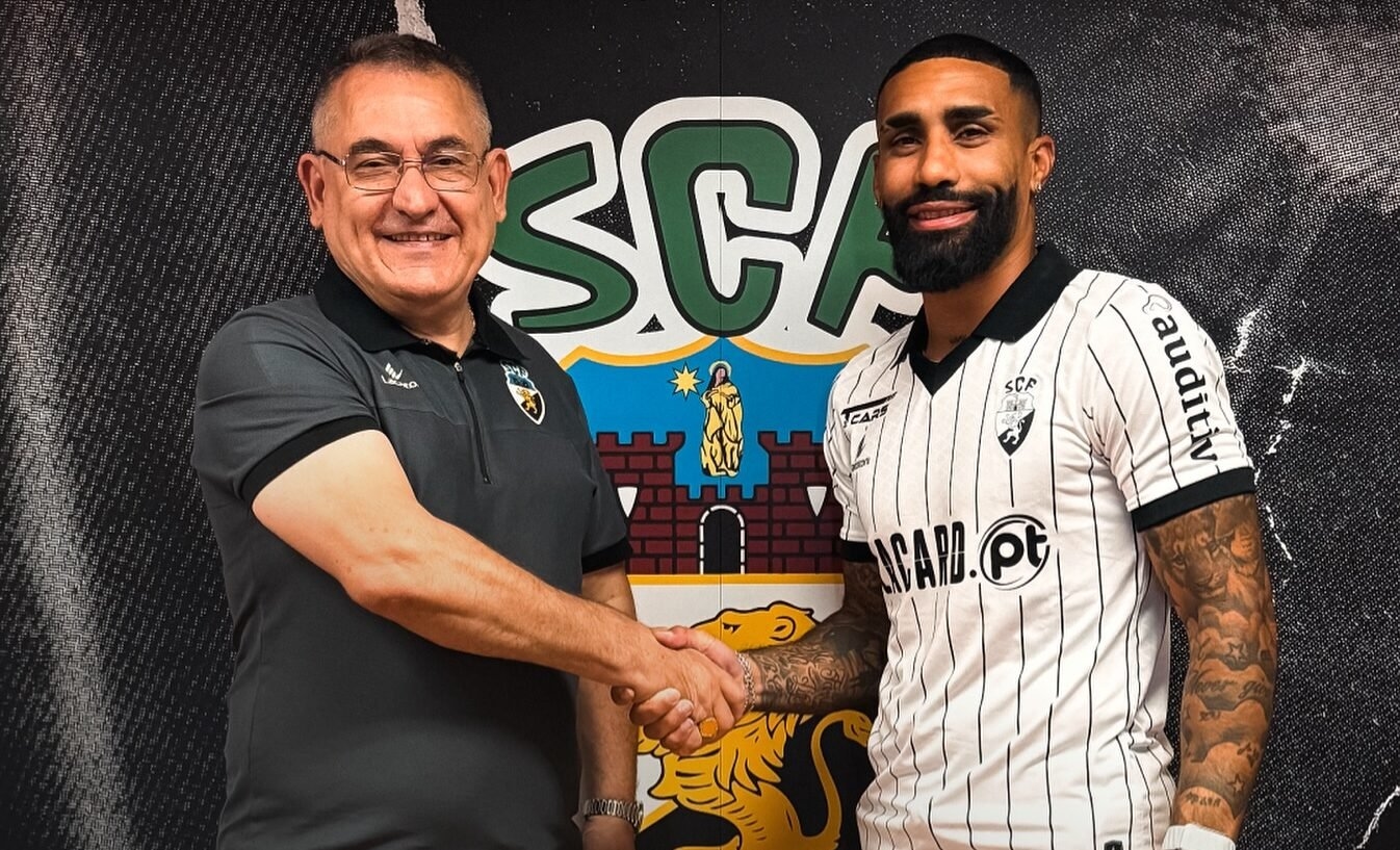 Lateral Derick Poloni renova por mais uma época com o Farense