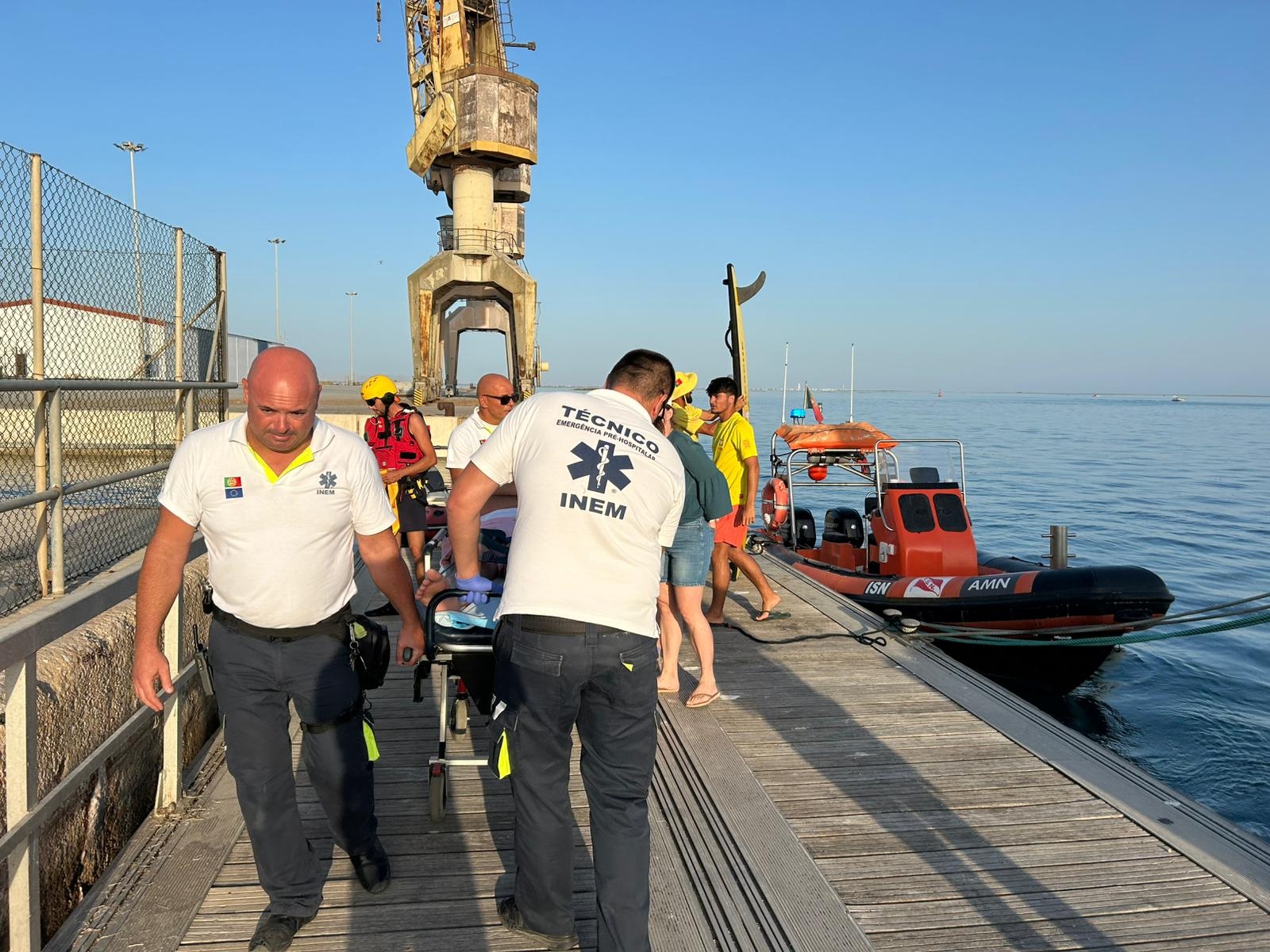 Rescatan a un hombre en la playa de la isla Deserta tras sufrir lesiones