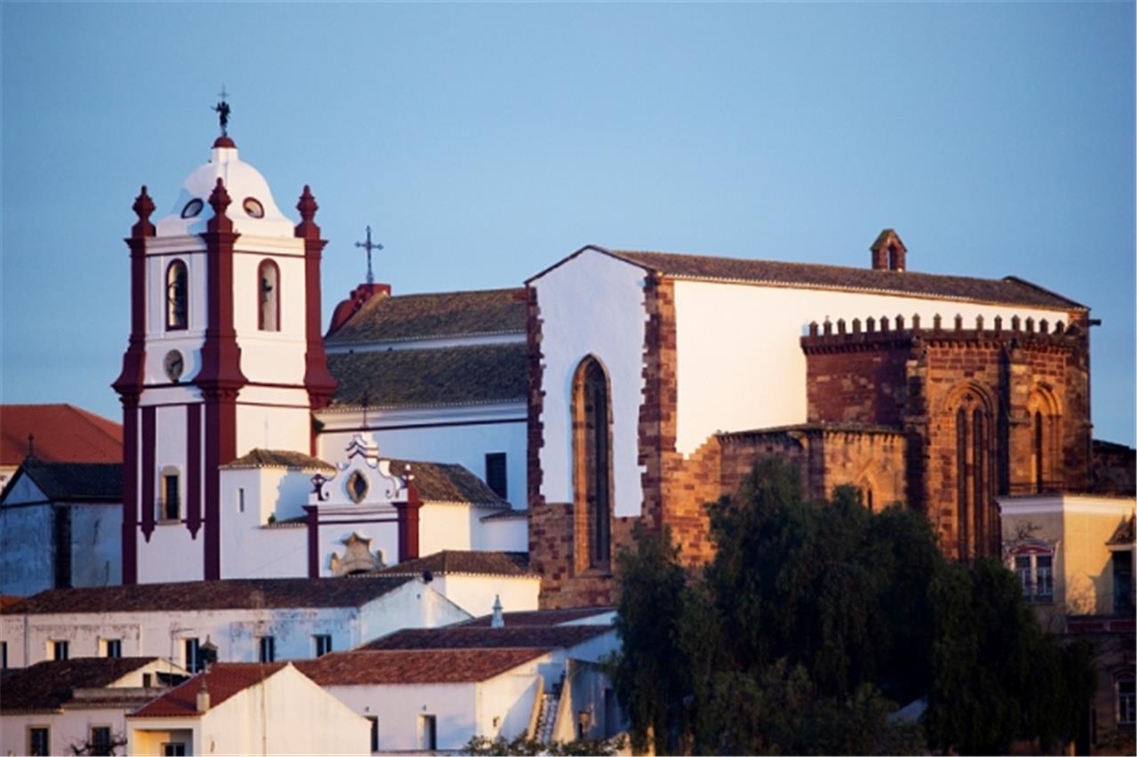 PRR: Silves launches competition to restore the Cathedral's roofs and facades