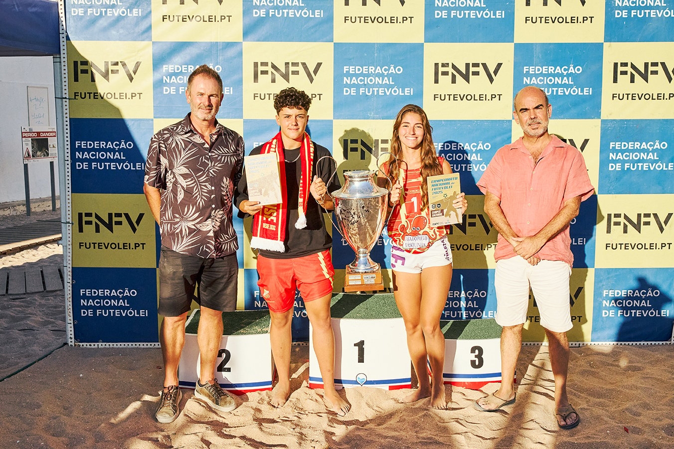 Algarvianen van CRD Santaluziense winnen nationale voetvolleytitel
