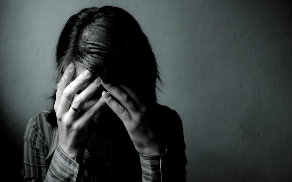 Metade dos jovens adultos sofreram sintomas de ansiedade, ‘burnout’, ataques de pânico ou depressão no último ano