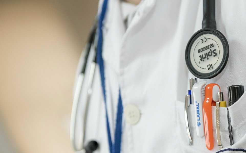Le NHS peut embaucher jusqu’à 350 médecins de manière permanente pour répondre aux urgences.
