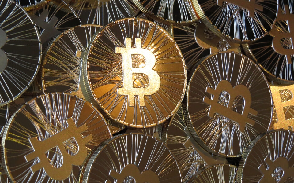 Novo disparo leva Bitcoin a máximo histórico