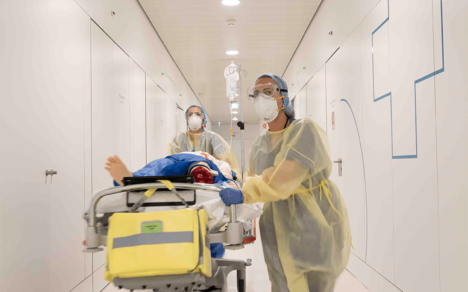 Het dagelijks bestuur van de SNS roept op tot een publieke consultatie over het voorstel voor het ziekenhuisnetwerk in de specialisatie verloskunde en gynaecologie.