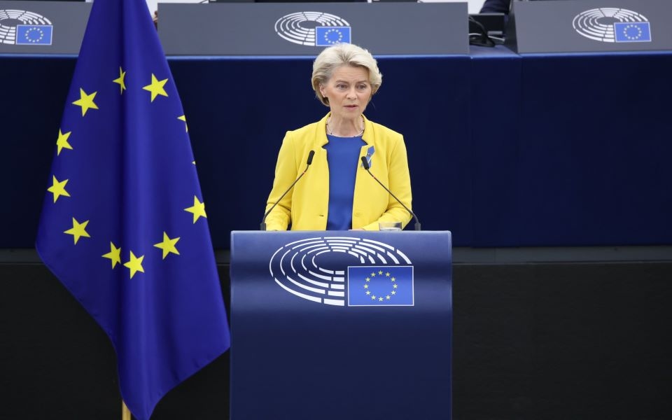 Von der Leyen en JD Vance ontmoeten elkaar in Rome om relaties en tarieven te bespreken