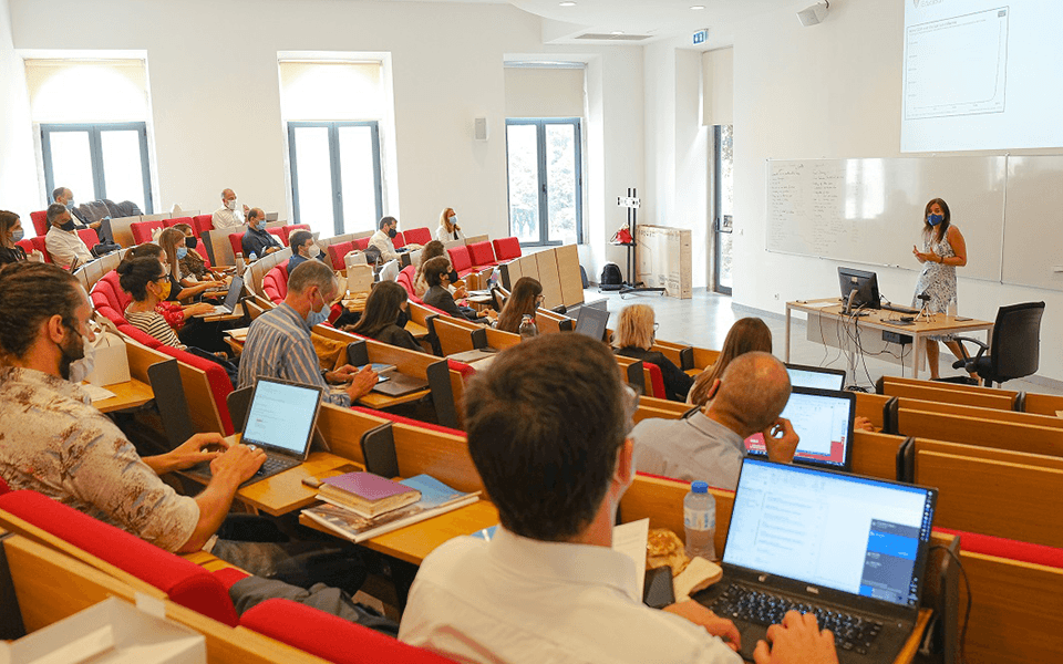 Immigrants rush to vocational training in Portugal for visas and legalization