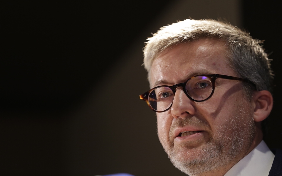 „Carlos Moedas wäre ohne Russiagate nicht im Stadtrat von Lissabon“, sagt Aktivist gegenüber JE