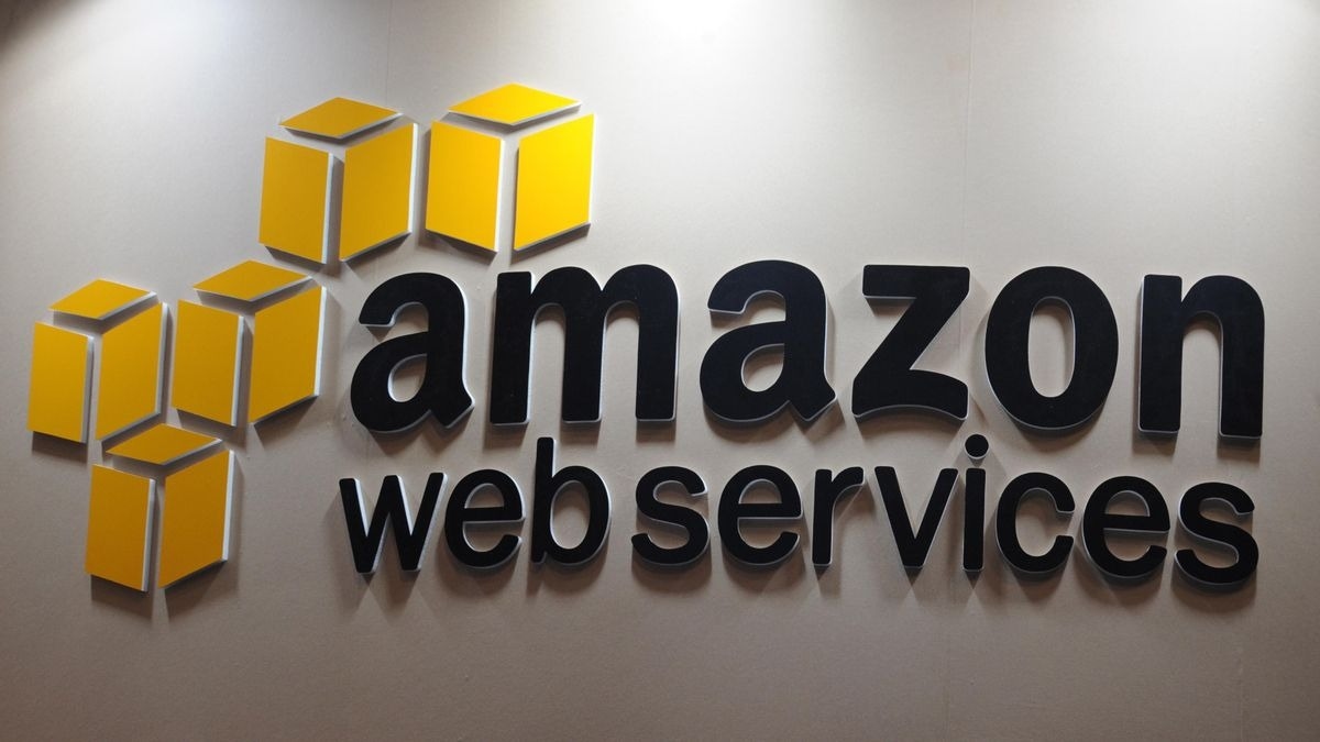 AWS çökmeleri dünya çapında bankaları, havayollarını ve uygulamaları etkiliyor; Musk alay ediyor