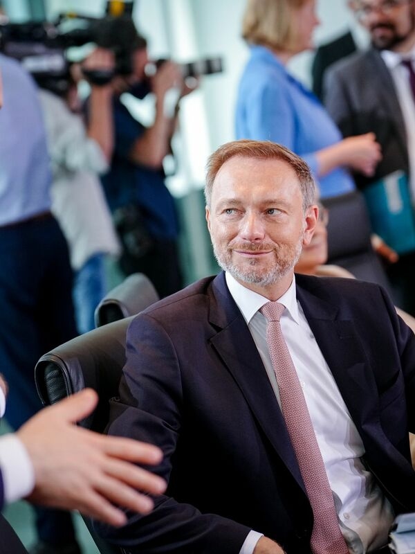 CDU/CSU ve SPD'de henüz 100 günden az bir süre geçmesine rağmen birçok kişinin birbirlerinden bir süre uzak kalmaya ihtiyacı var.