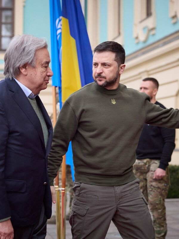 O Kremlin está tentando convencer o mundo de que não há nada a discutir com o presidente ucraniano — porque ele não deveria mais estar no cargo.