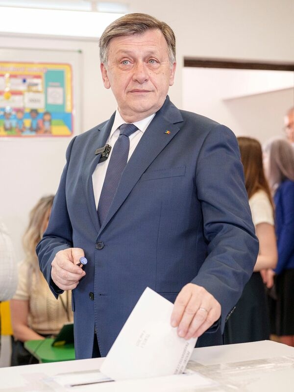 Directional election in Romania.