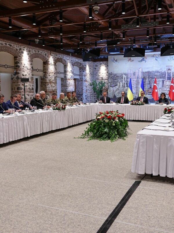 Die USA warnen Russland vor neuen Sanktionen, falls die Gespräche über eine Waffenruhe mit der Ukraine keine Fortschritte bringen.