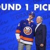 De New York Islanders winnen verrassend genoeg de eerste keuze in de draft - en kiezen de favoriet.