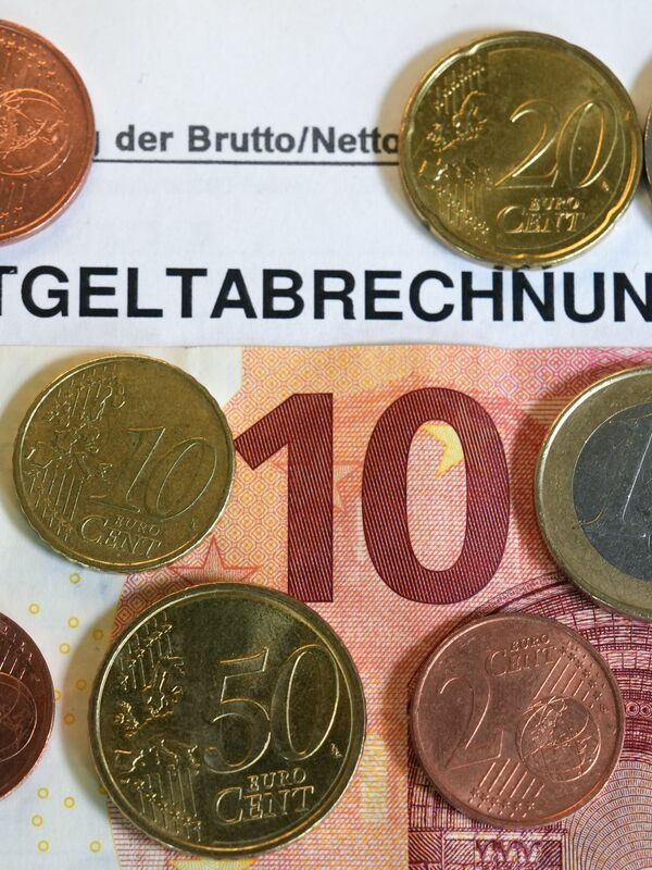 Het Bundesstatistikamt heeft berekend wat de verhoging van het wettelijk minimumloon in twee fasen zou kunnen opleveren.