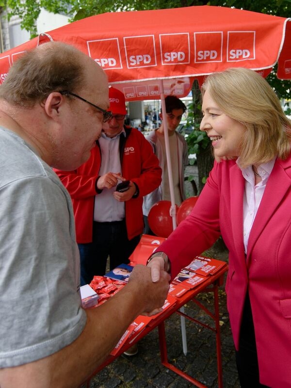 É o primeiro grande teste de humor desde a eleição federal: na Renânia do Norte-Vestfália, trata-se de prefeituras e escritórios distritais - e para o SPD, trata-se de muito mais do que isso.