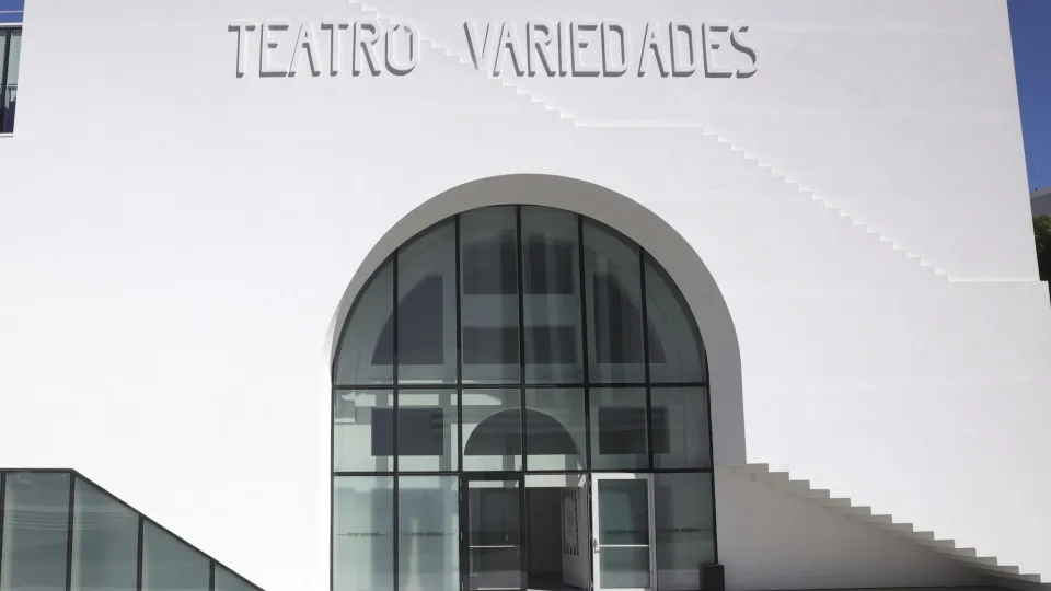 Variety Theater "hasn't gotten better nor does it help" actors to do theater