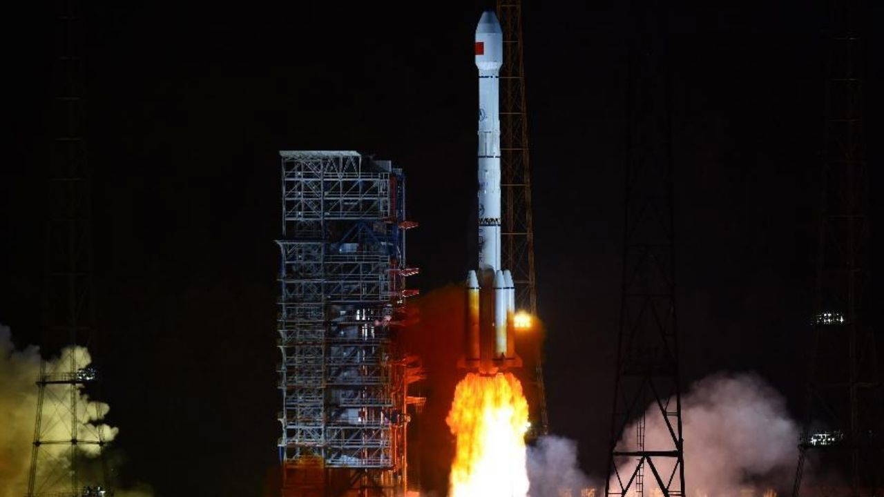 China startet Kommunikationssatelliten