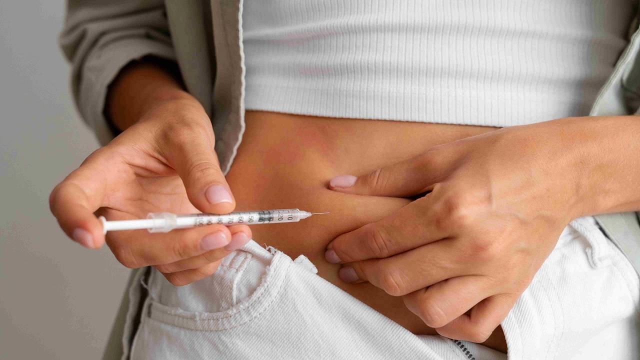 Experten warnen vor unbewusstem Missbrauch gesunder Menschen zu ästhetischen Zwecken: Rezeptfreie Schlankheitsnadeln sind gefährlich