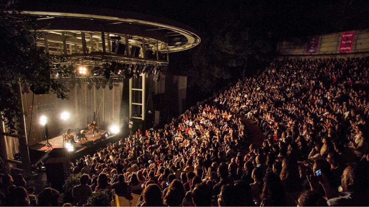 Das ENKA Open Air Theater bietet zahlreiche Veranstaltungen