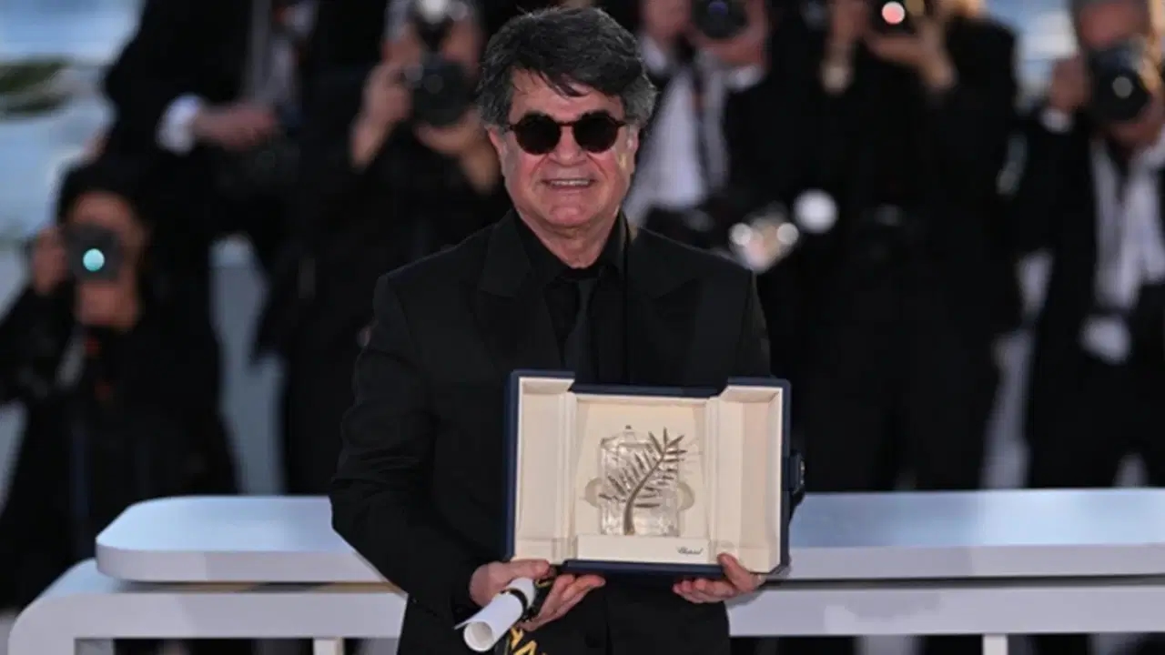 Die 78. Filmfestspiele von Cannes sind zu Ende: Jafar Panahi heute in Teheran mit seiner „Goldenen Palme“