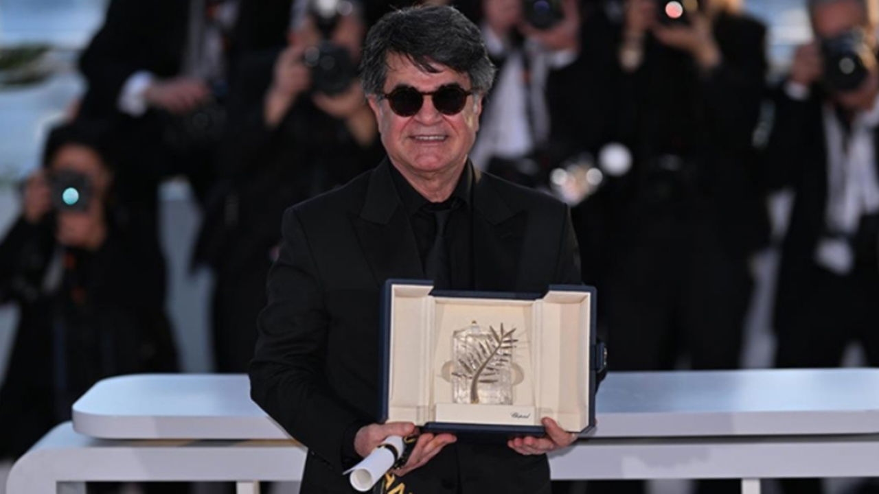 Die 78. Filmfestspiele von Cannes sind zu Ende: Jafar Panahi heute in Teheran mit seiner „Goldenen Palme“