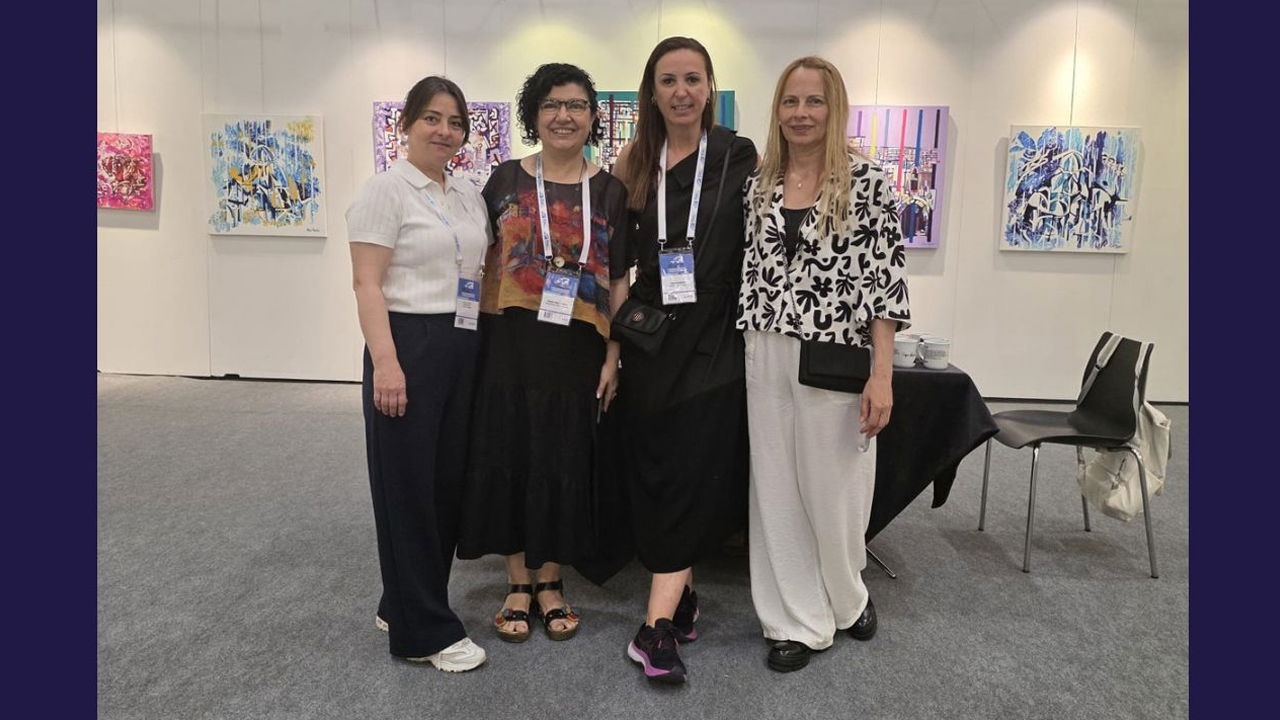 Auf der Suche nach der Zeit: Cumhuriyet Art Gallery bei ARTCONTACT Istanbul 2025