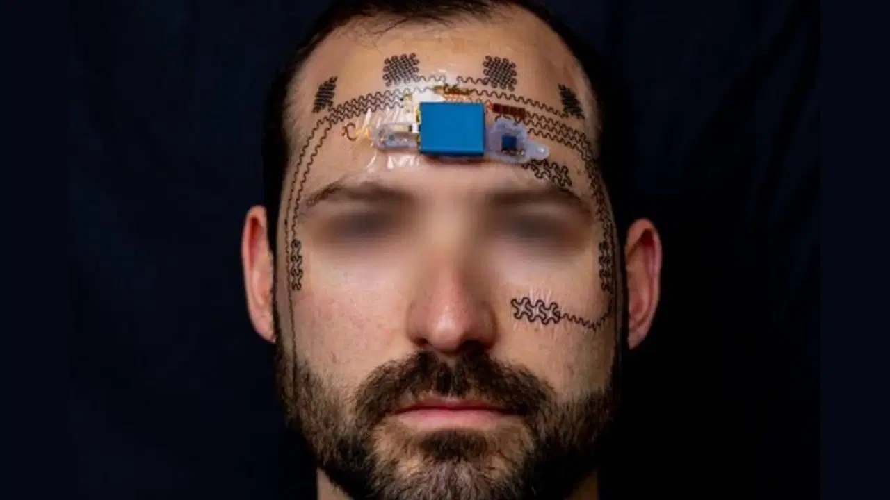 Un tatouage facial développé pour prévenir le surmenage cérébral