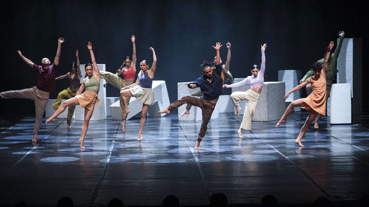 „Ambivalence“ der ADOB Modern Dance Company hatte seine Weltpremiere
