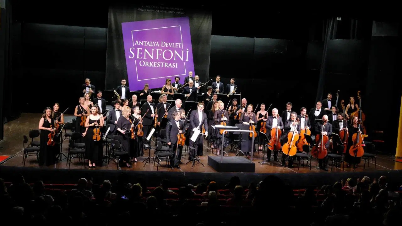 Antalyjska Państwowa Orkiestra Symfoniczna zakończyła sezon arcydziełami muzyki klasycznej