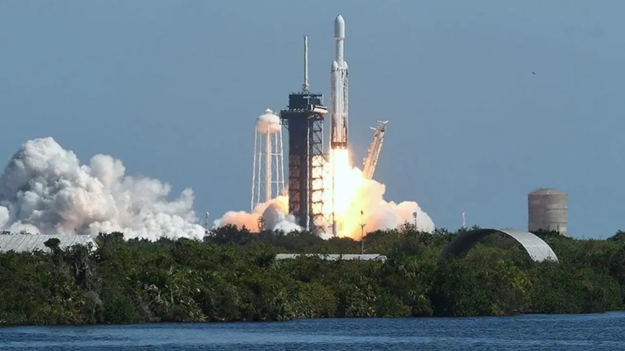 Israël lanceert communicatiesatelliet met SpaceX