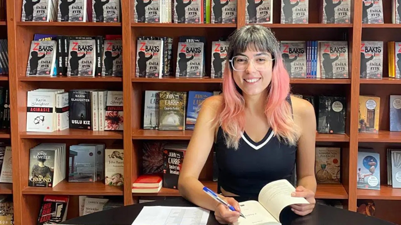 Le livre d'Esila Ayık, symbole des manifestations de Saraçhane, est arrivé dans les librairies.