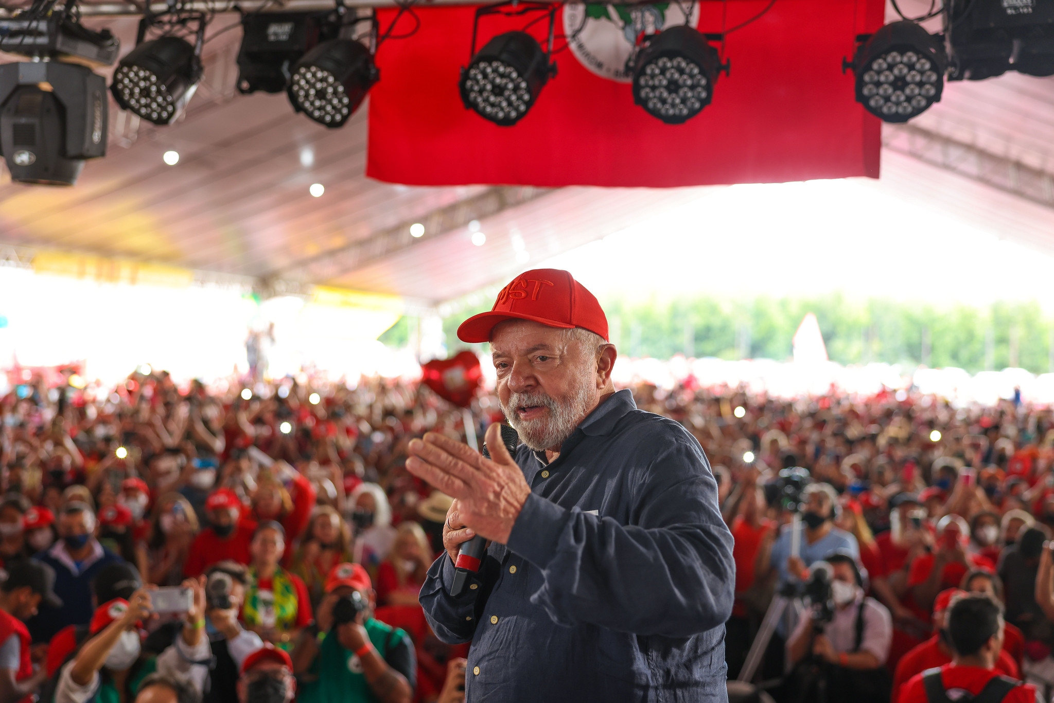 Lula critica il prezzo delle bombole di gas e dice che la popolazione a basso reddito avrà la benzina gratis