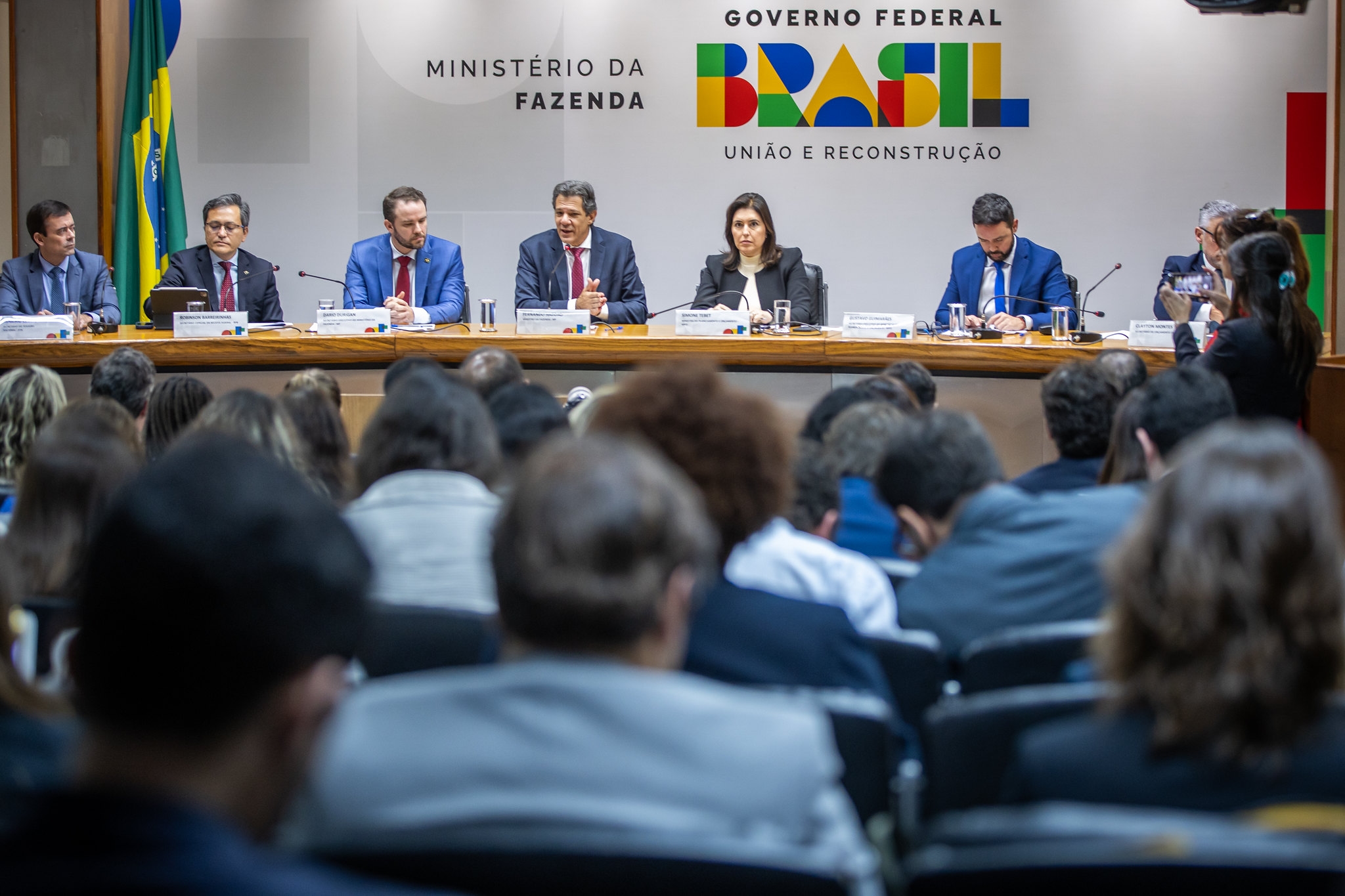 Ministérios da Saúde, Cidades e Defesa são os mais atingidos por  bloqueio no Orçamento