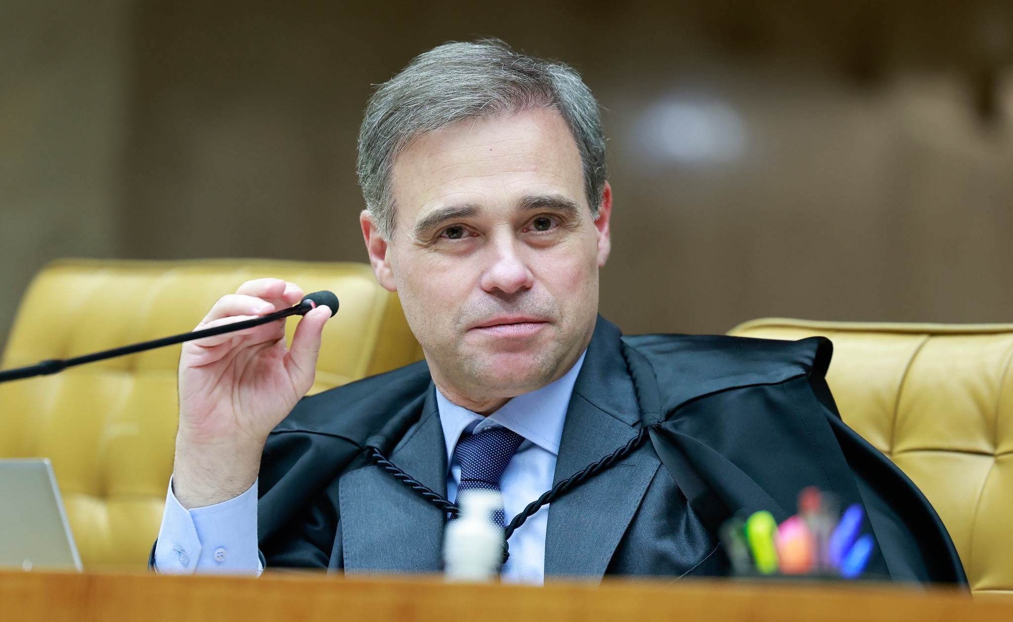 Mendonça diverge de Moraes e defende revisão da vida toda do INSS