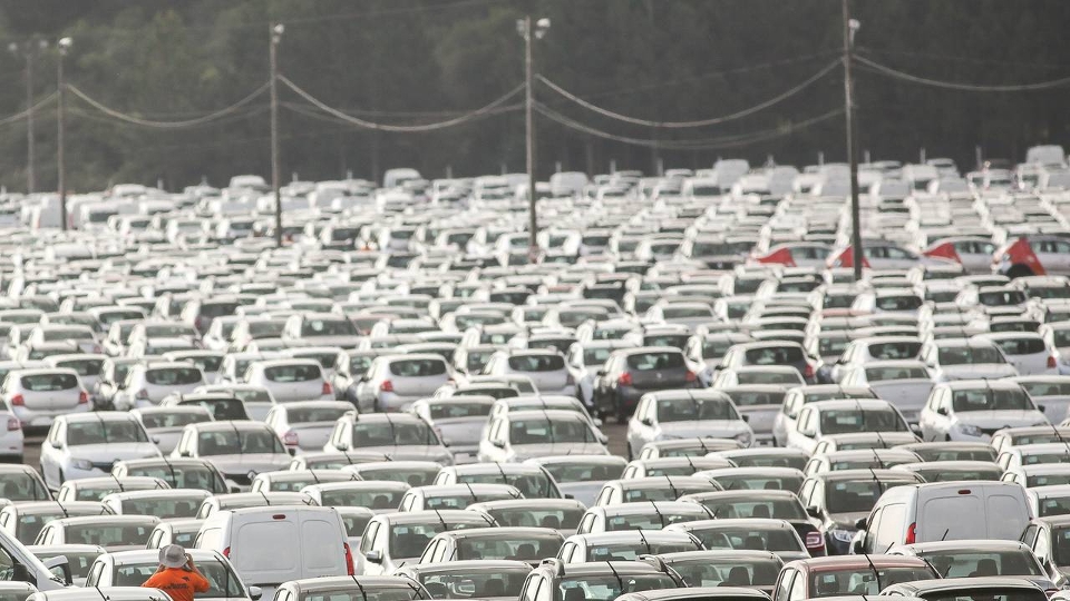 Hükümet "popüler" otomobillerdeki vergiyi azaltmayı planlıyor
