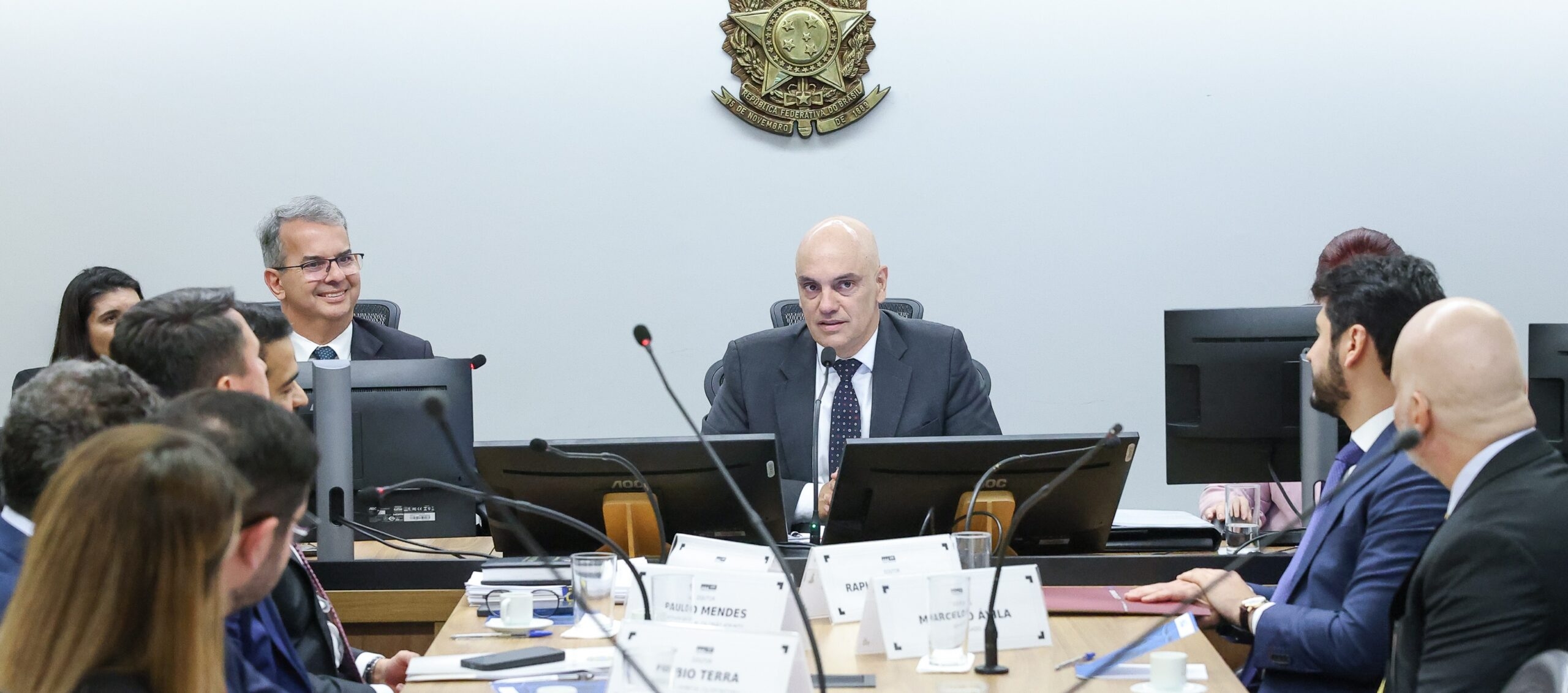 The government is banking on Moraes to guarantee revenue from IOF and maintain the fiscal target.