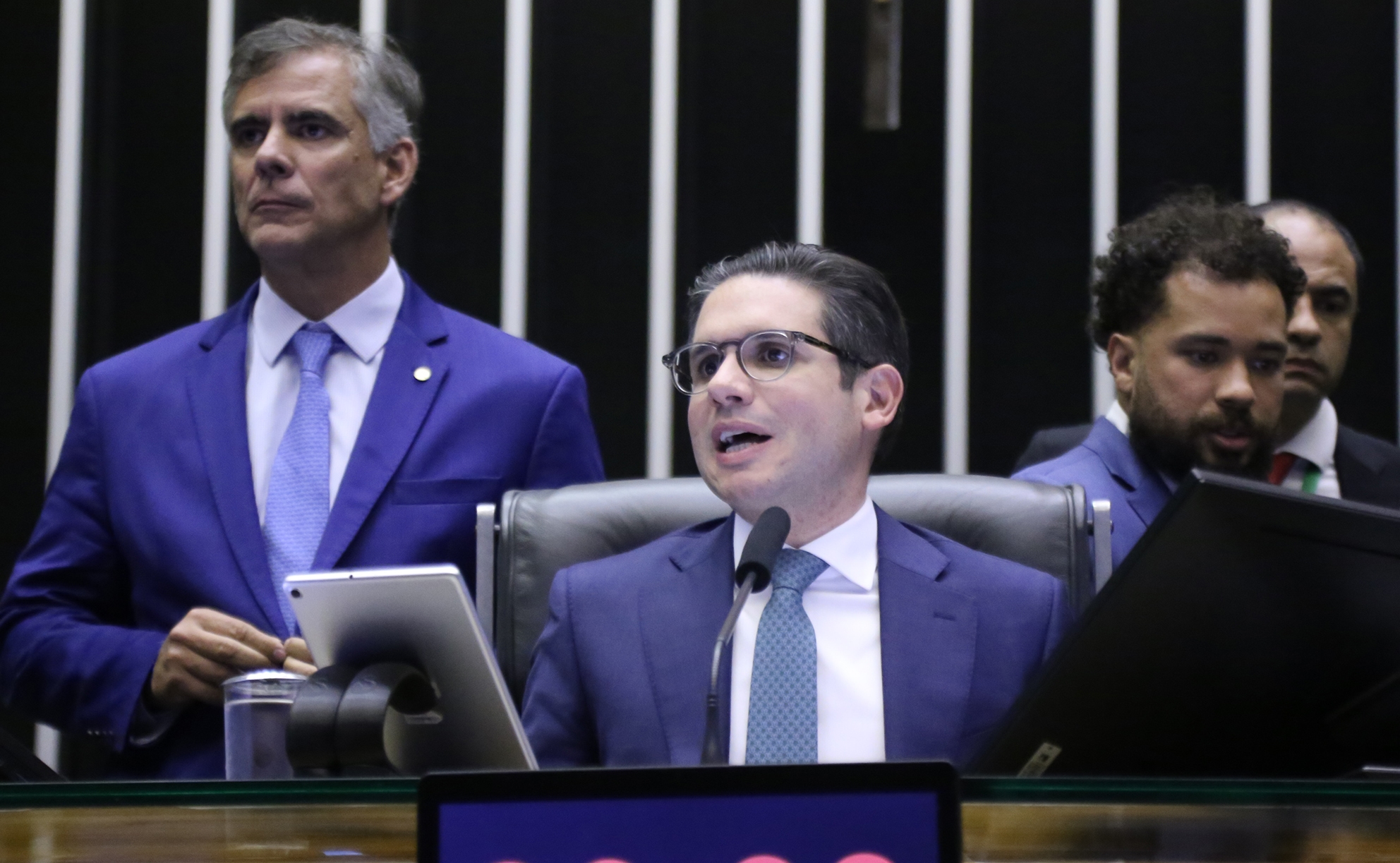 The Chamber of Deputies approves a constitutional amendment that removes court-ordered payments from the 2026 spending limit.