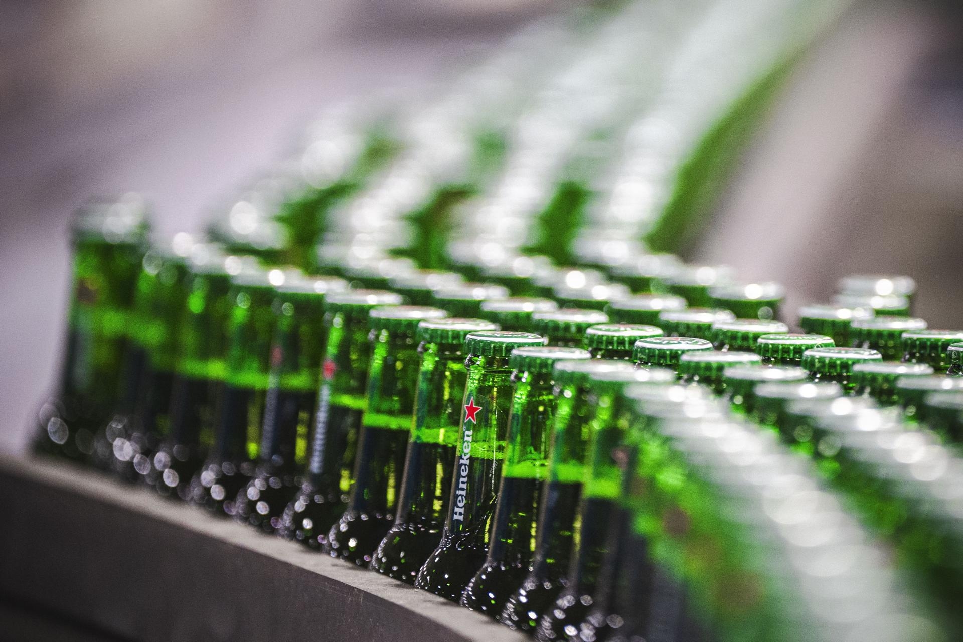 Crise do Metanol reduz consumo de destilados e impulsiona cerveja e vinho em SP, mostra estudo