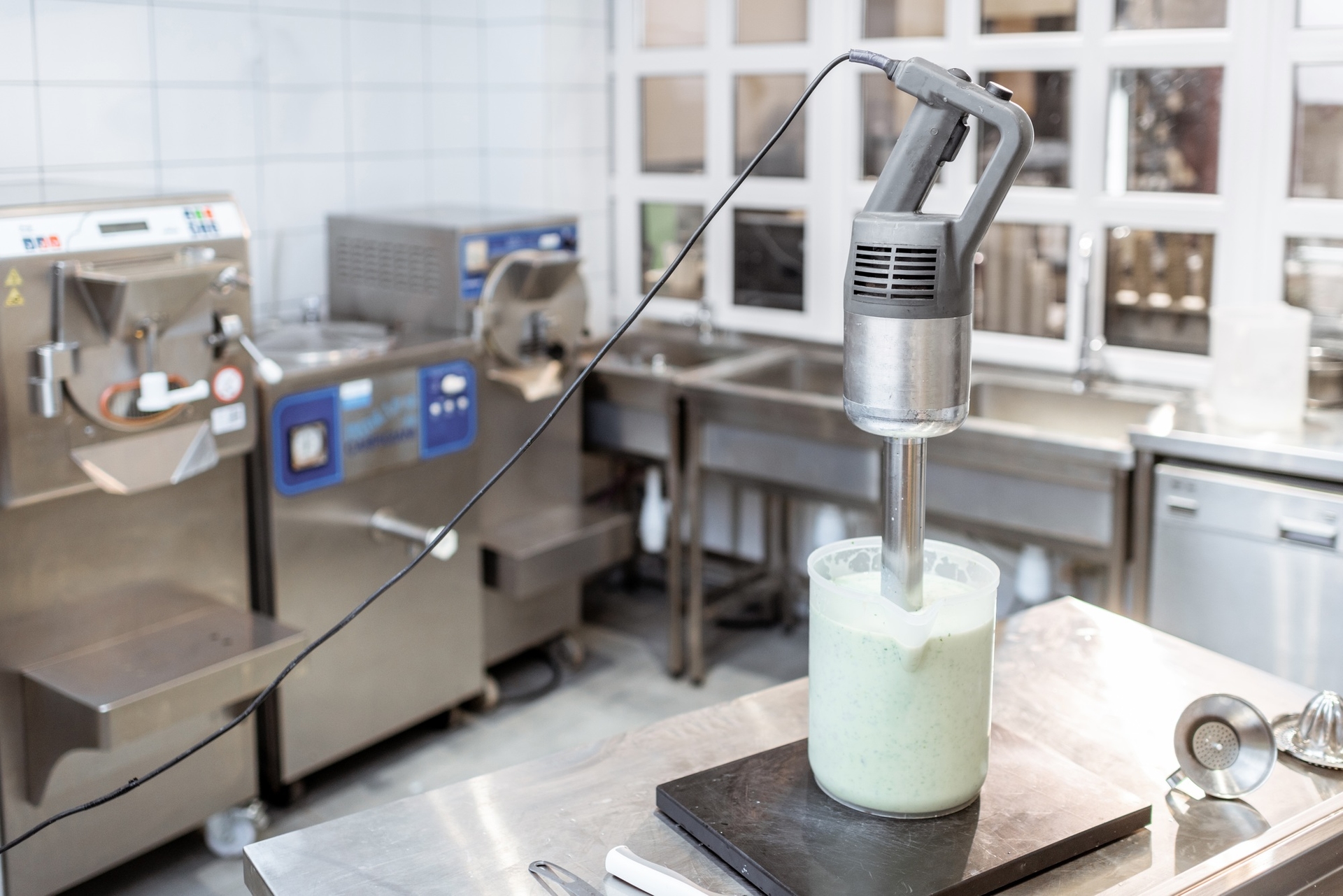 Enhance Your Kitchen Experience with the Best Milkshake Machine for Home and Business