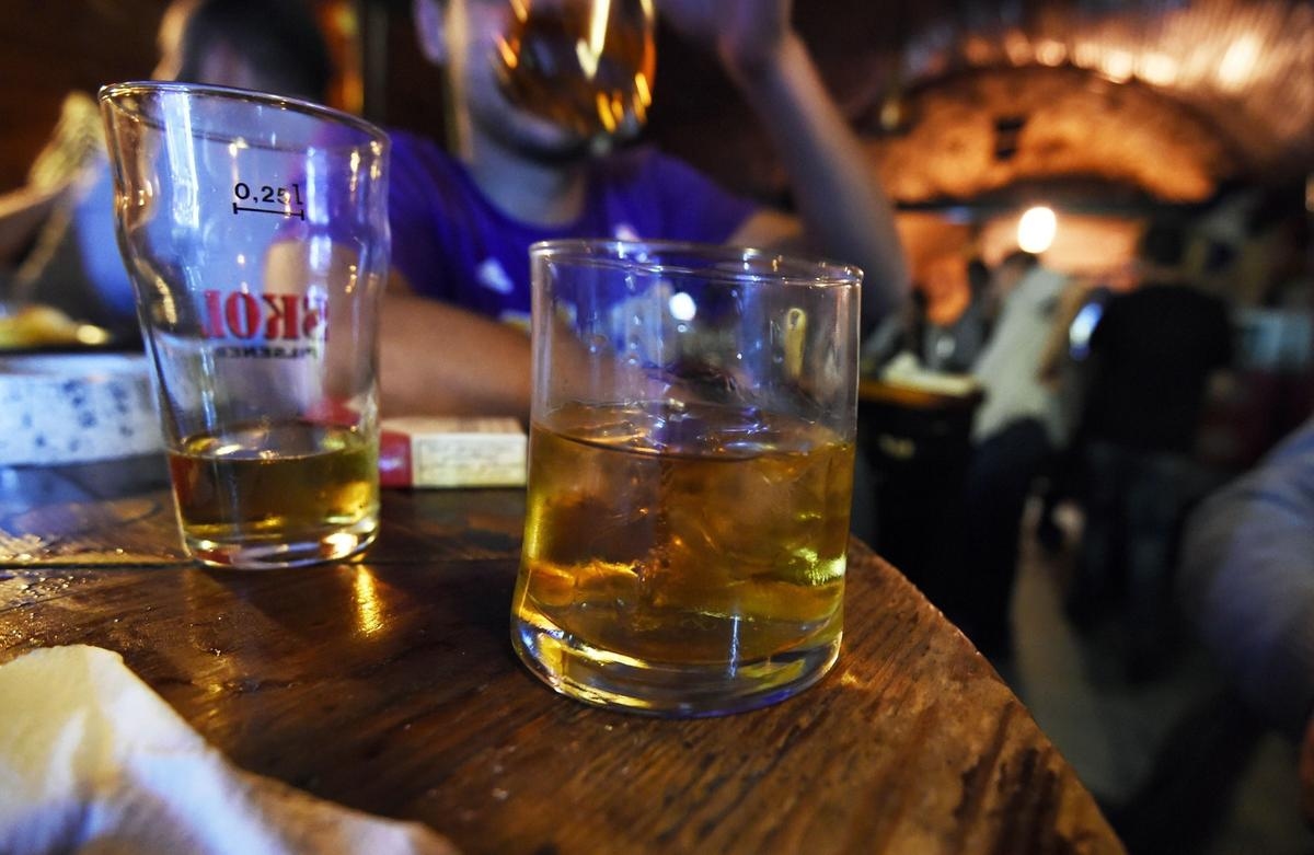 How to reduce alcohol consumption and cancer risks? Tax increases and sales limits recommended