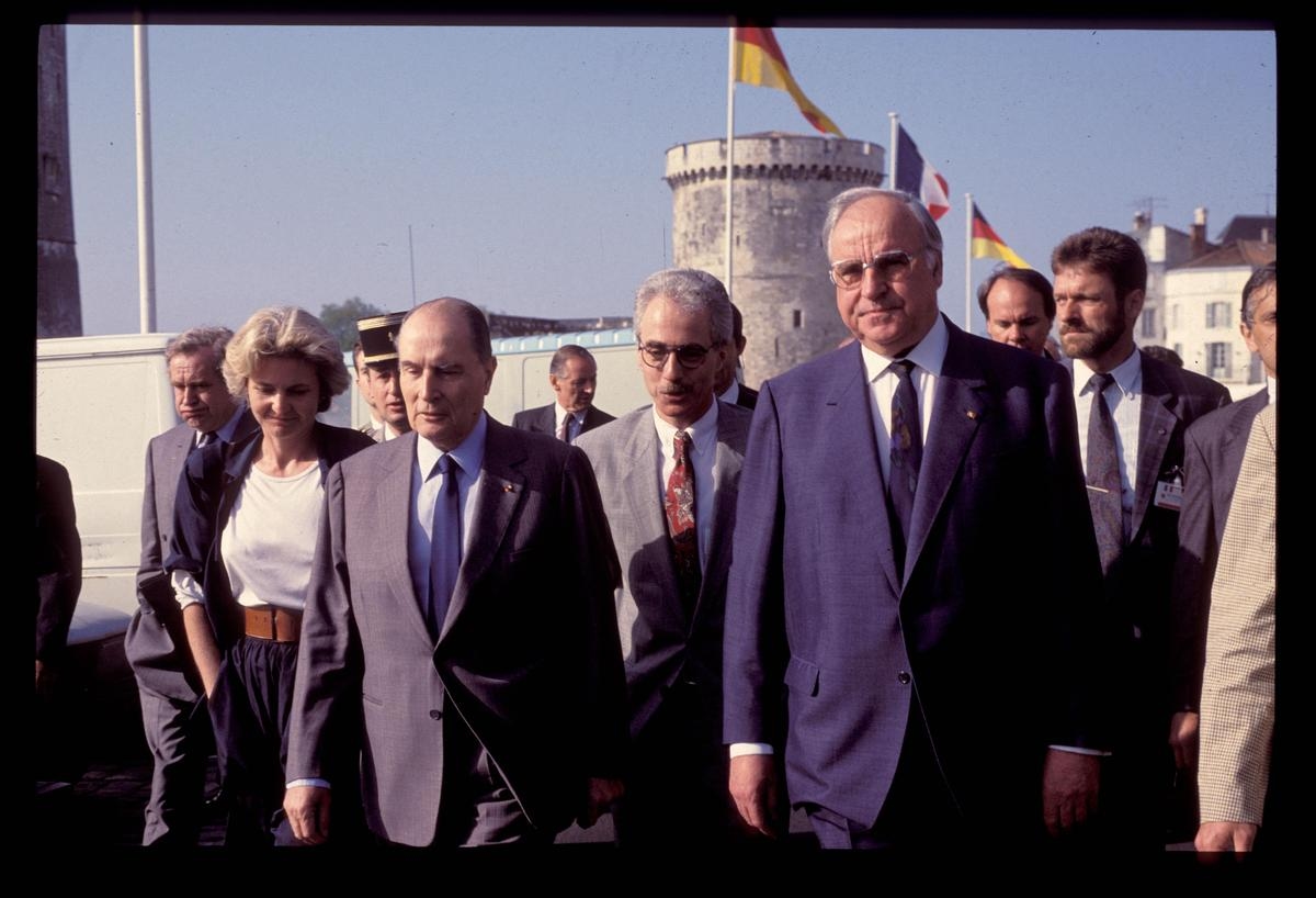 The ephemeris of May 21: in 1992, François Mitterrand received Helmut Kohl in La Rochelle for the Franco-German summit