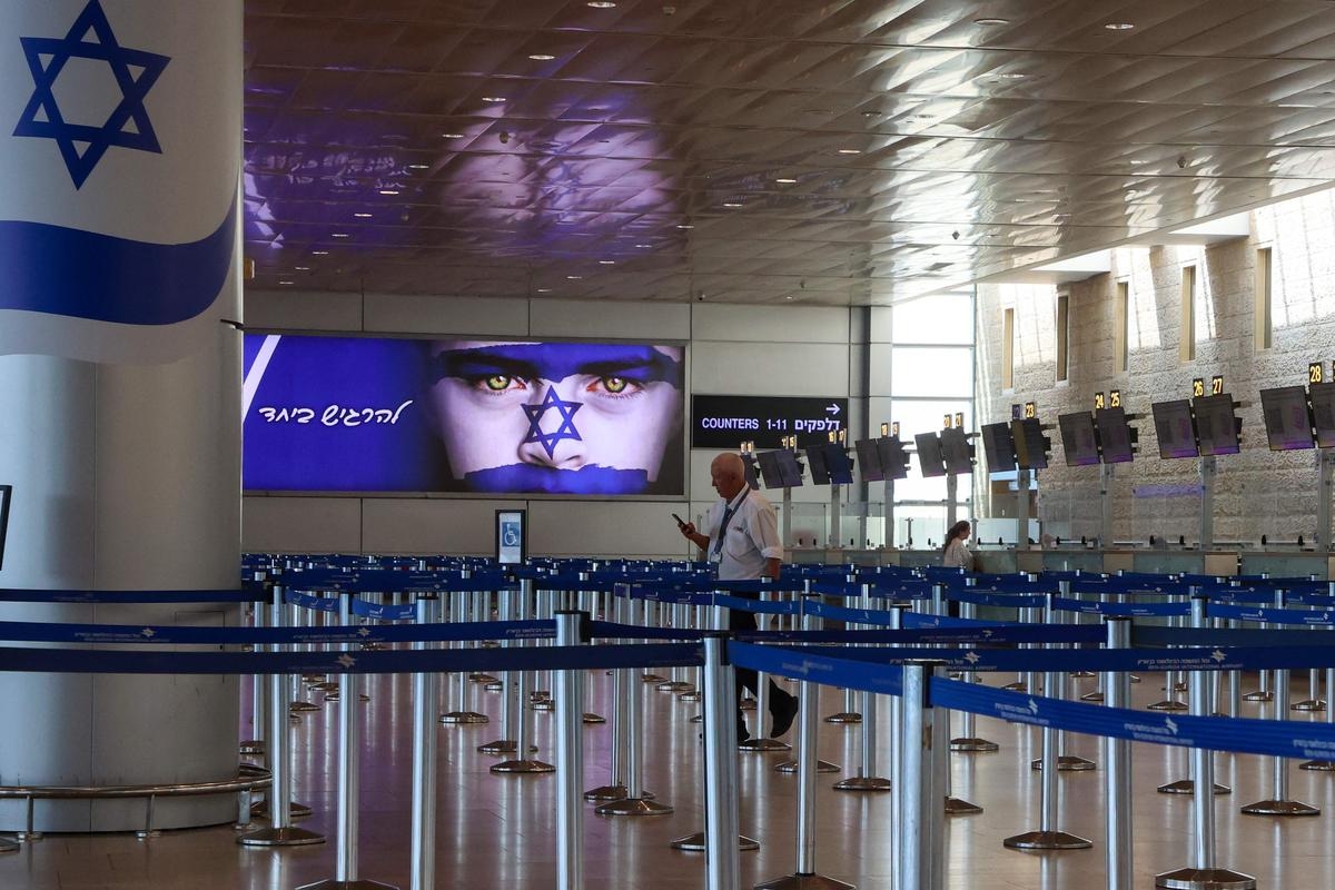 Yémen : les Houthis tirent un missile sur l’aéroport de Tel-Aviv, Israël promet de répondre « vigoureusement »