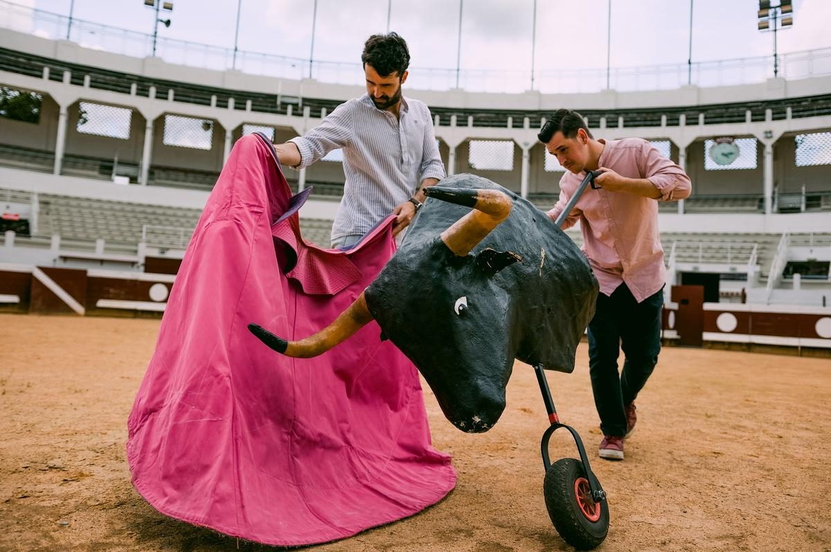 Chiqui'Toros tarafından düzenlenen boğa güreşi gençlik günü Dax Feria'dan "100 gün"