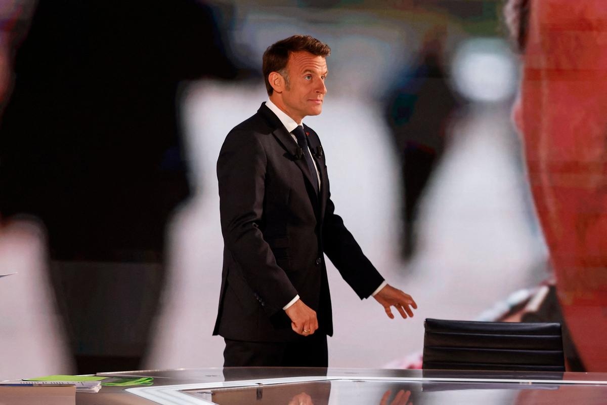 Interview with Emmanuel Macron: "Powerless," "out of touch," "out of breath"... Opposition critics attack the head of state