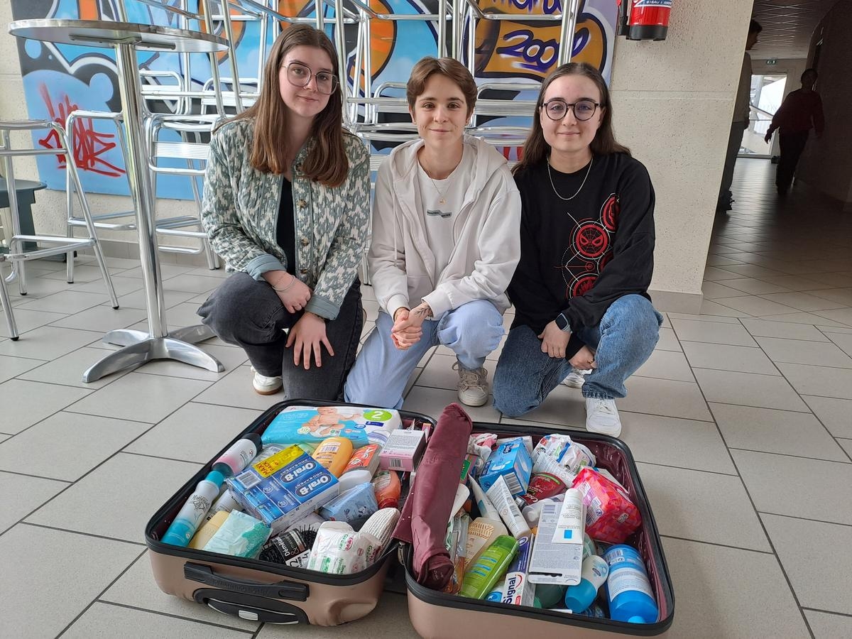 Domestic violence: three students behind emergency kits for victims