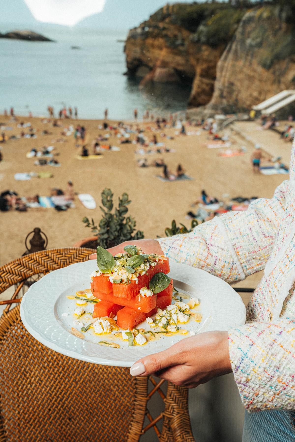 À Biarritz, on a testé une nouvelle table festive et gourmande, Le Petit Café